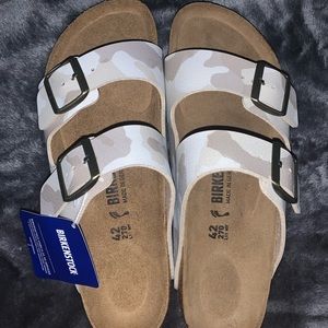 New Arizona Birkenstock’s in Desert Soil Camo Sand